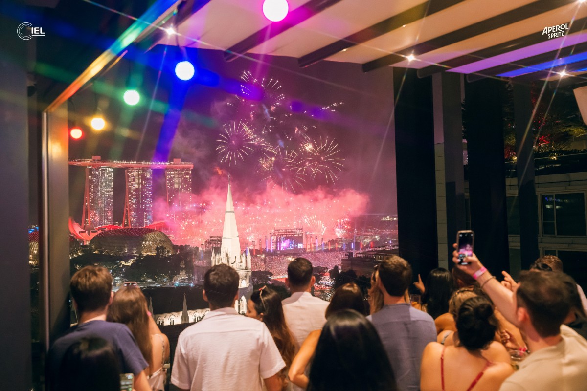 El Chido New Year’s Eve Pool Party