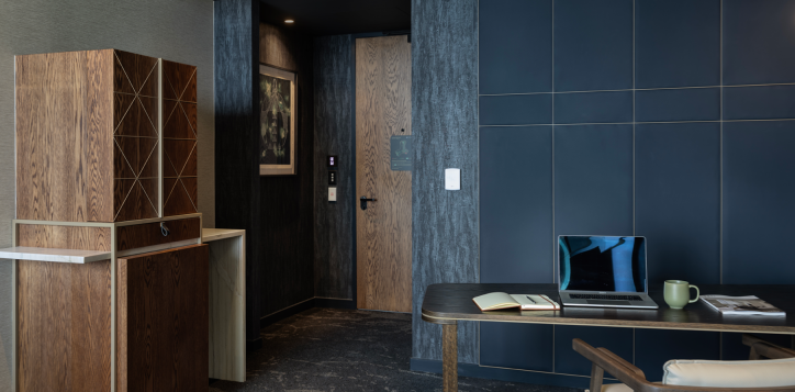 executive-king-suite-5-2