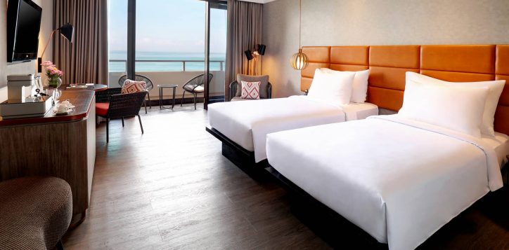 premium-deluxe-ocean-view-room