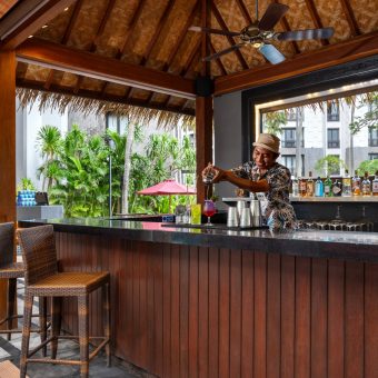 garden-bar-happy-hours