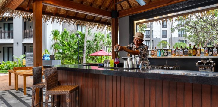 garden-bar-happy-hours