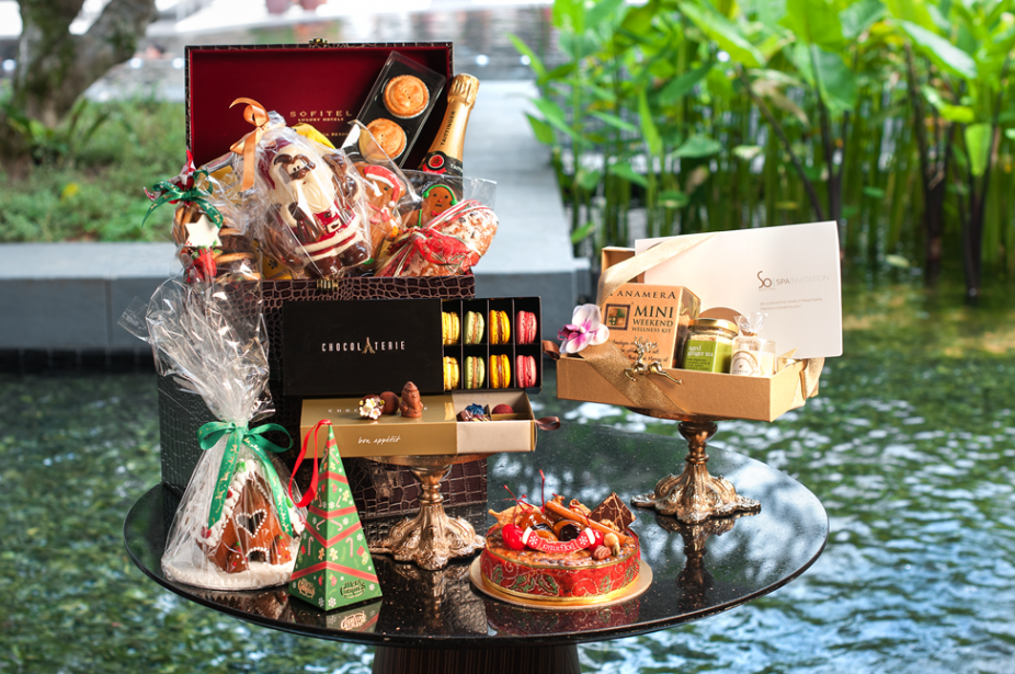 deluxe-food-hamper-lovehampers-sg-singapore-hampers-delivery