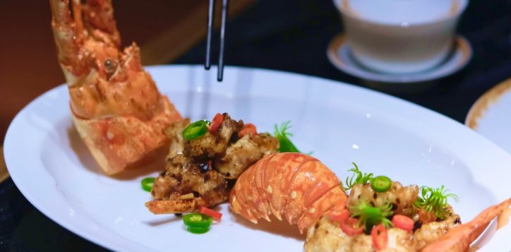 cantonese-cuisine-at-red-flowers-pavilion