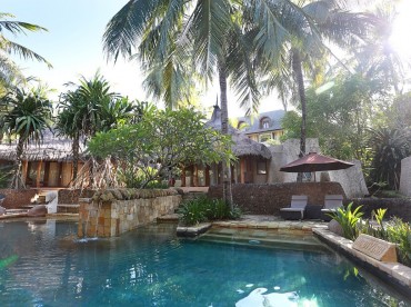 garden-pool-villa