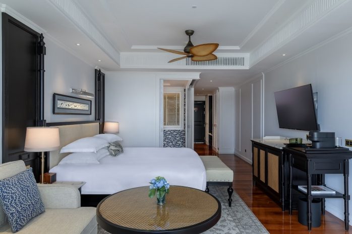 deluxe-family-room