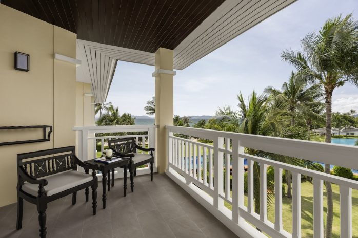 deluxe-family-room