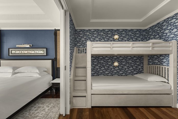 deluxe-family-room