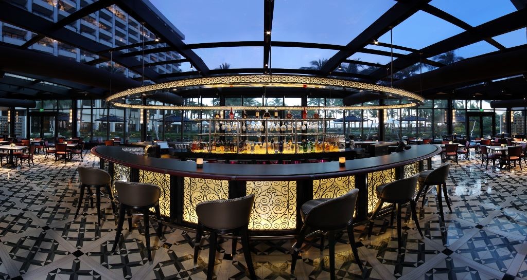 LA VERANDA - Parisian Inspired Bar at Sofitel Philippine Plaza Manila