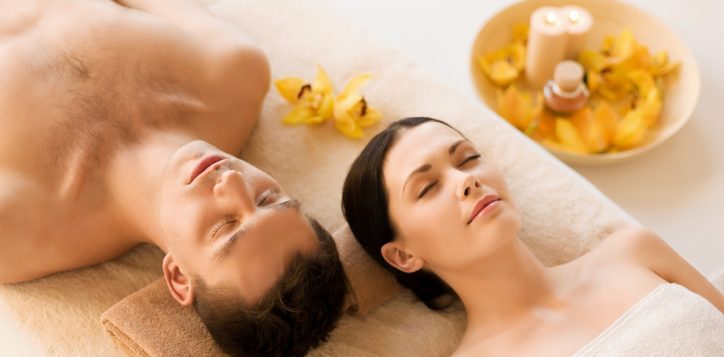 picture-couple-spa-salon-lying-massage-desks