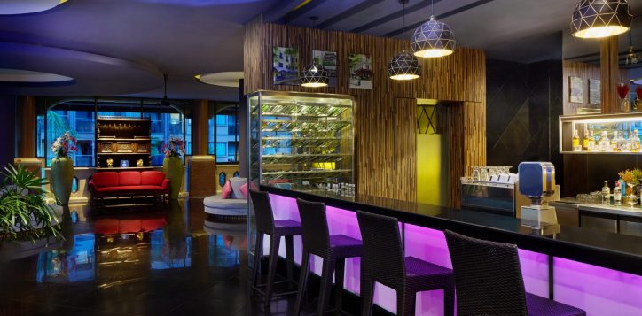 night-blooming-lounge