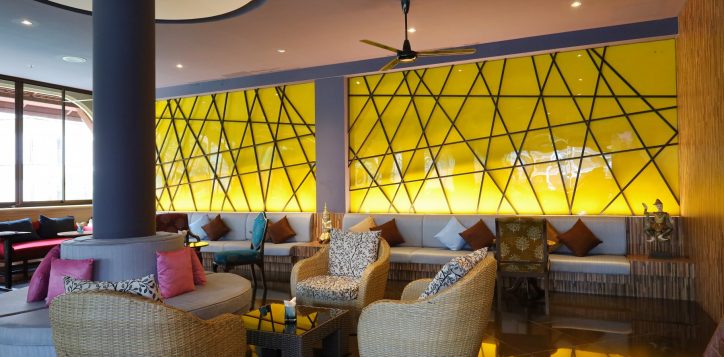 night-blooming-lounge