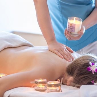 do-you-dare-to-try-a-hot-candle-massage