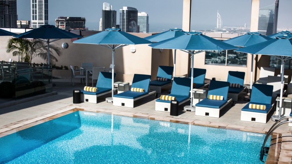 Pullman Dubai Jumeirah Lakes Towers Serenity Pool Bar