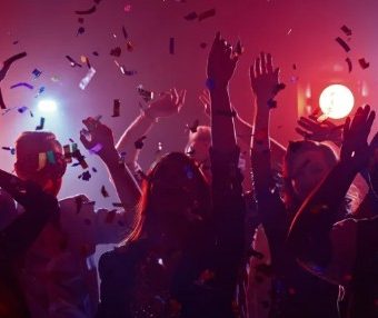 new-years-eve-gala-dinner-at-pullman-dubai-jumeirah-lakes-towers