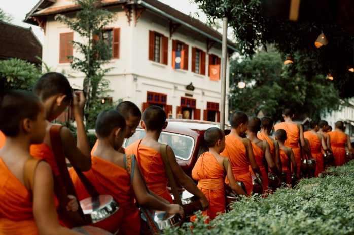 sak-bat-alms-giving