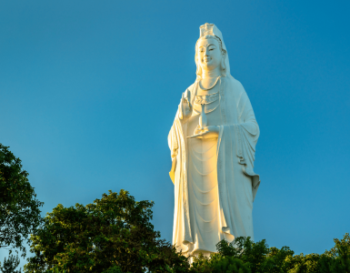 linh-ung-pagoda-da-nang-explore-3-famous-spiritual-sites