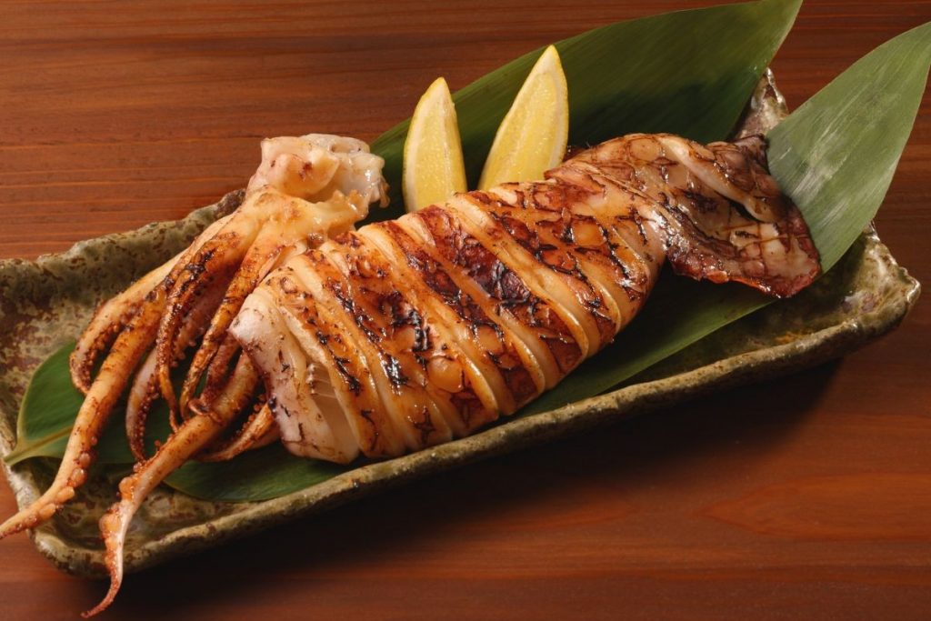 Located right on An Bang Beach, Hung Restaurant Seafood is an ideal destination for flavourful seafood