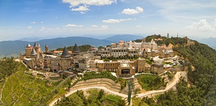 home-the-mountain-photo2-2