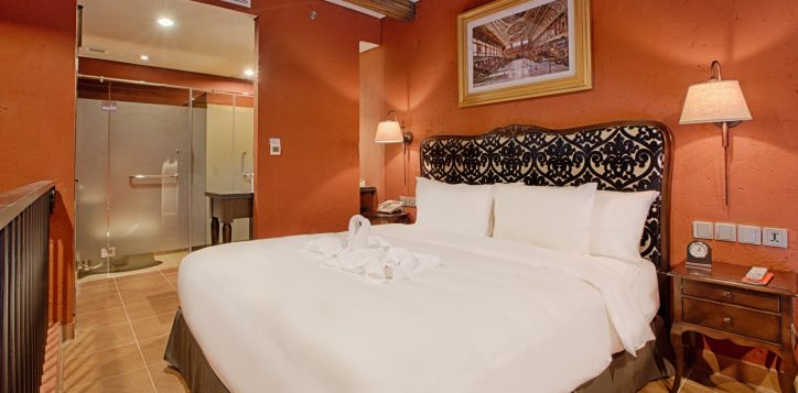 room_suites_executive-suite-2