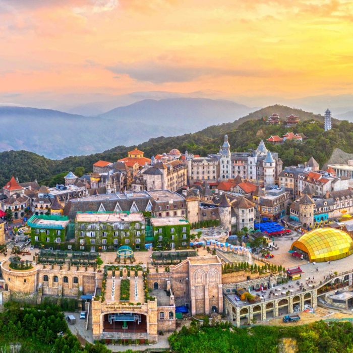 9-nam-hinh-thanh-gia-tri-ven-nguyen-tai-mercure-danang-french-village-ba-na-hills