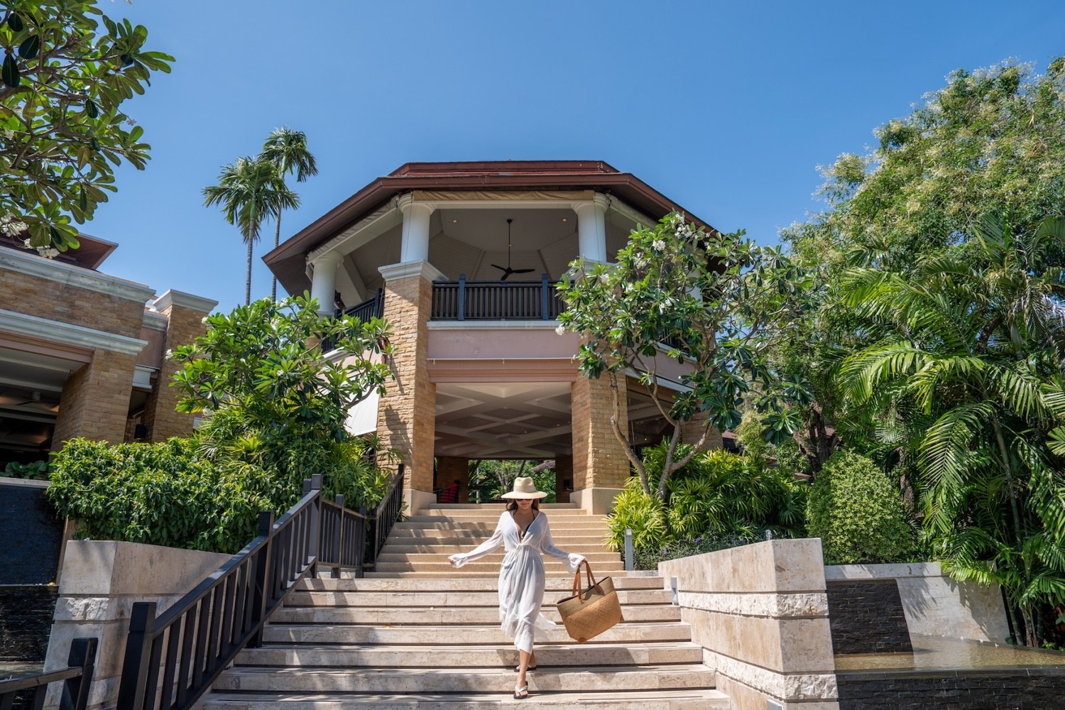 EARN 2X REWARD POINTS ON YOUR NEXT STAY