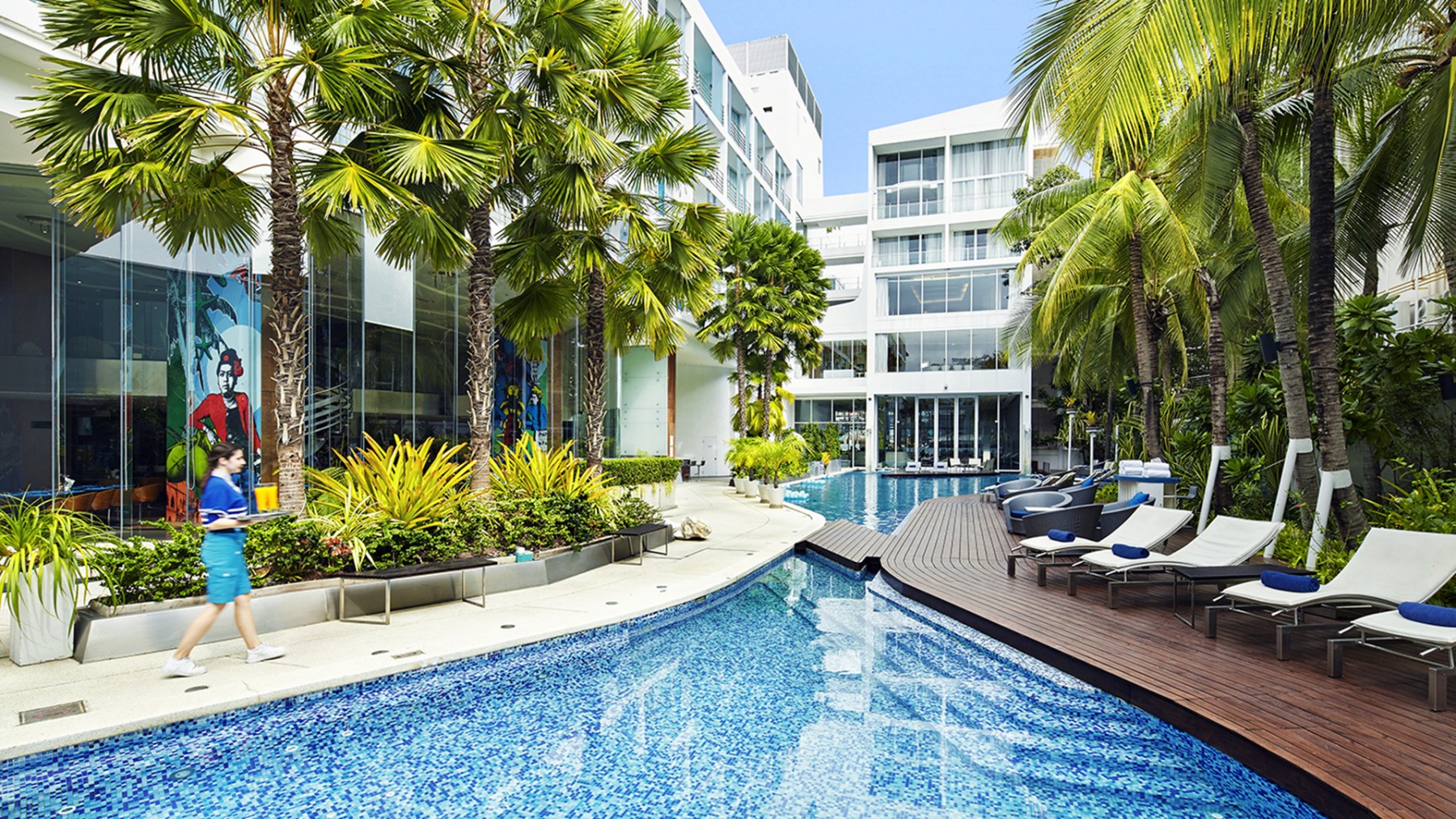pool of hiso hotel in Pattaya