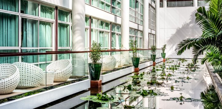 bangkok-city-hotel-deluxe-balcony-full-4