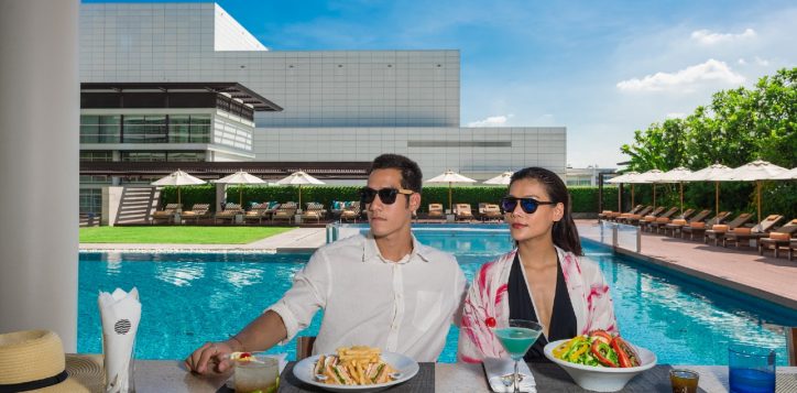 bangkok-city-hotel-pool-bar-full