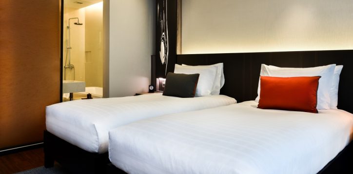 bangkok-city-hotel-deluxe-room-full-1-2