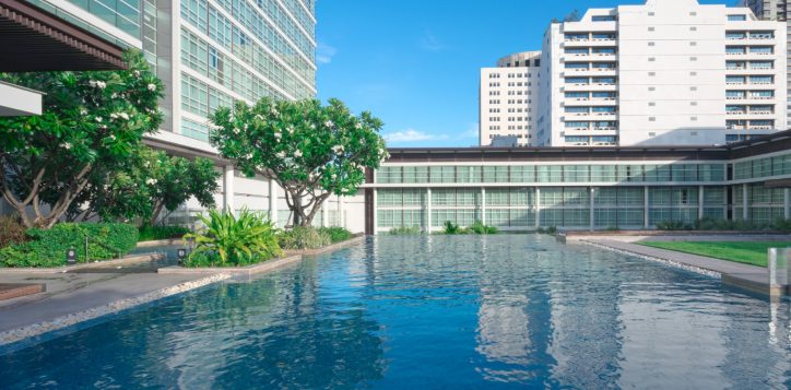 about-our-bangkok-city-hotel-best-swimming-pool-in-bangkok-3