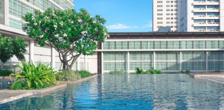 about-our-bangkok-city-hotel-best-swimming-pool-in-bangkok