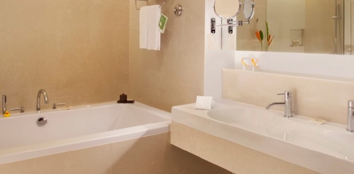 room-suites-suite-background4-2