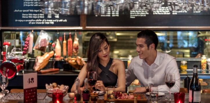 about-our-bangkok-city-hotel-extraordinary-bangkok-nightlife-hotel