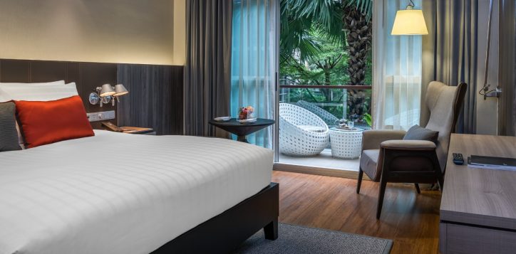 deluxe-room-with-balcony