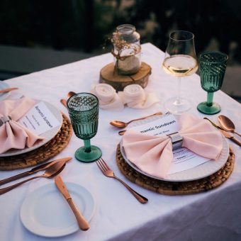 romantic-dinner-on-the-roof