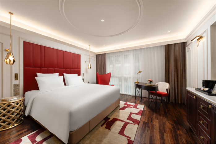 deluxe-room-king-or-twin-bed