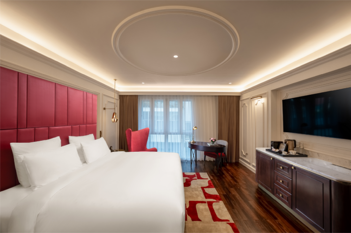 deluxe-room-king-or-twin-bed