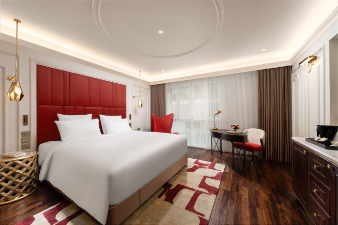 deluxe-room-king-or-twin-bed