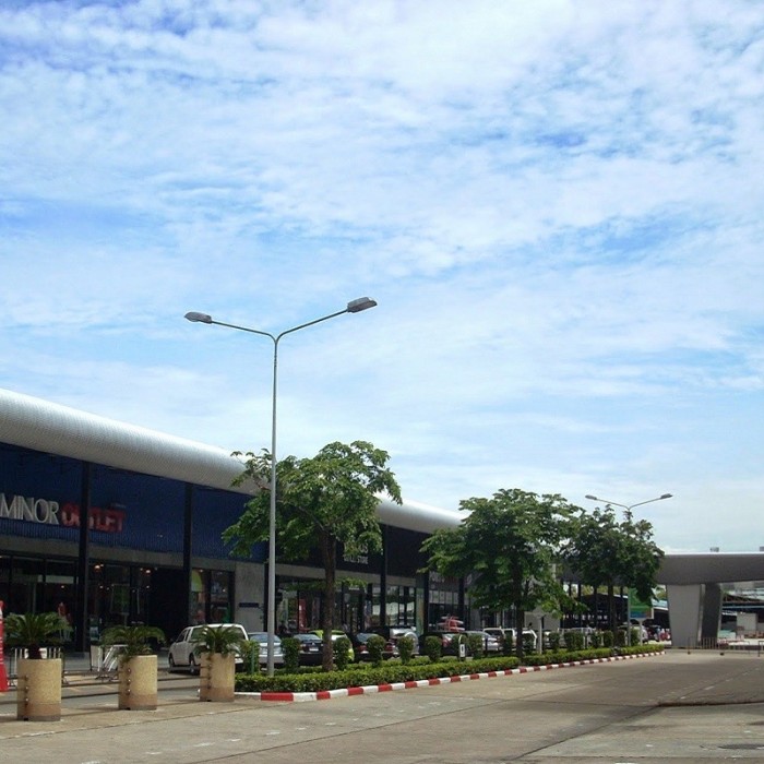 outlet-square-muang-thong