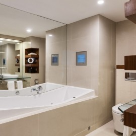 Prestige Suite Bathroom Large