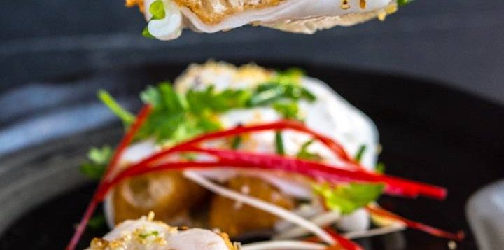 steamed-rice-noodle-with-chicken-in-chinese-dough-2