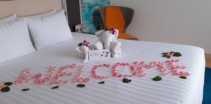 signature-towel-art