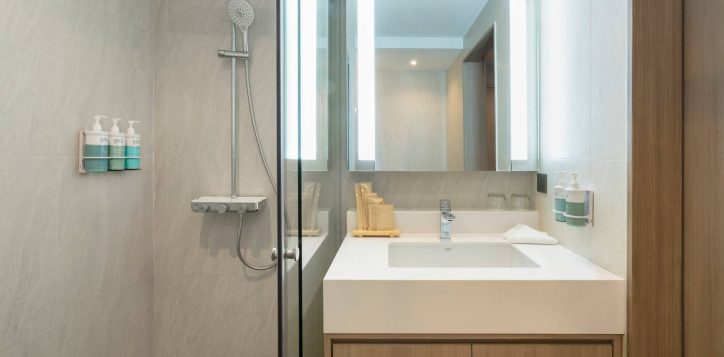 executive-restroom