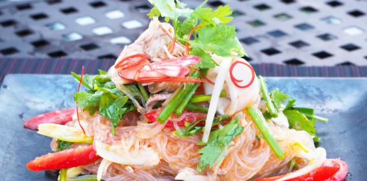 barsrestaurants-joekoolspoolsidegrill-mixedseafoodsalad