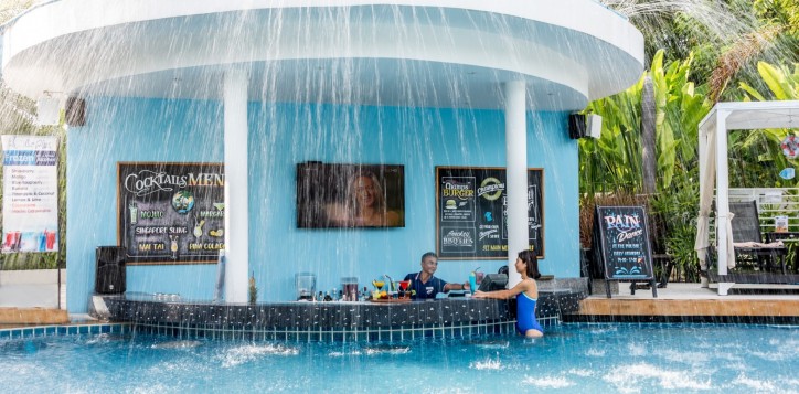 barsrestaurants-poolbar-kooldownpoolparty