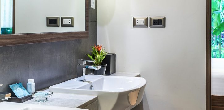 novotel-phuket-resort-suite-bathroom21