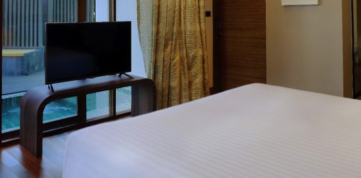 novotel-phuket-resort-plung-pool-suite-bedroom