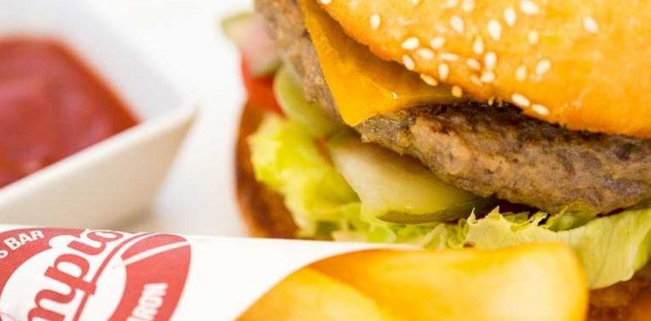 novotel-phuket-karon-burger