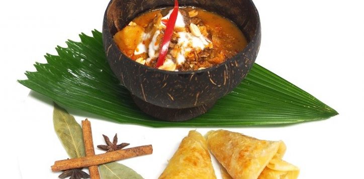 romantic-dinner-in-phuket-massaman-curry