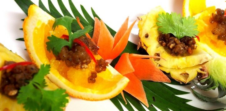 romantic-dinner-in-phuket-mince-pork